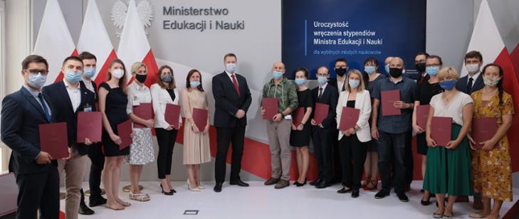 Minister Przemysław Czarnek wręczył Pani Dr Irene Camerlink „Stypendium dla Wybitnych Młodych Naukowców”